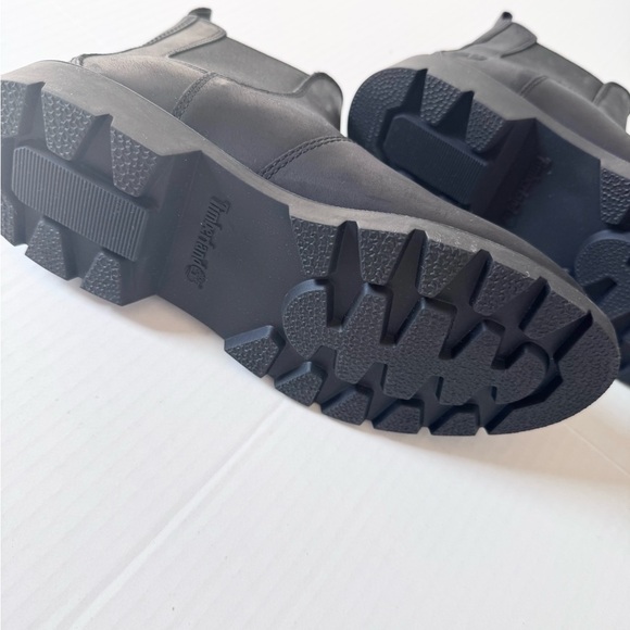 Women's Linden Woods Chelsea Boots. - Picture 7 of 9